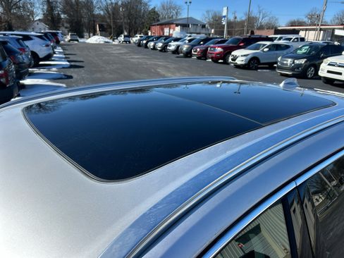 Used 2019 Volvo XC60 T5 Inscription w/ Protection Package Premier image 9