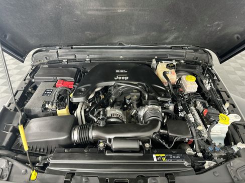 Used 2018 Jeep Wrangler Unlimited Sport AWD/4WD image 31
