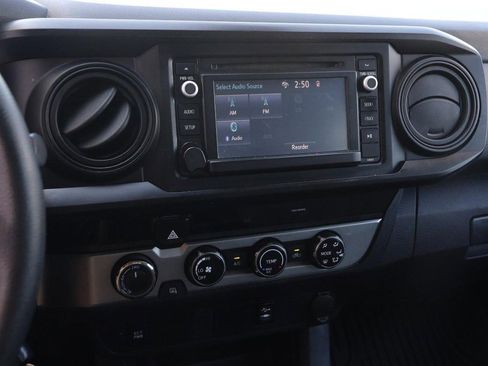 Used 2018 Toyota Tacoma SR AWD/4WD image 14