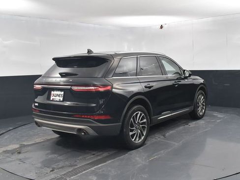 Used 2022 Lincoln Corsair Standard w/ Equipment Group 101A image 9