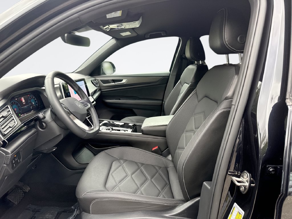 Used 2024 Volkswagen Atlas Cross Sport SE FWD image 13