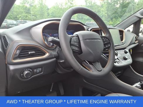 New 2027 Chrysler Pacifica Pinnacle w/ Theater Group AWD/4WD image 14