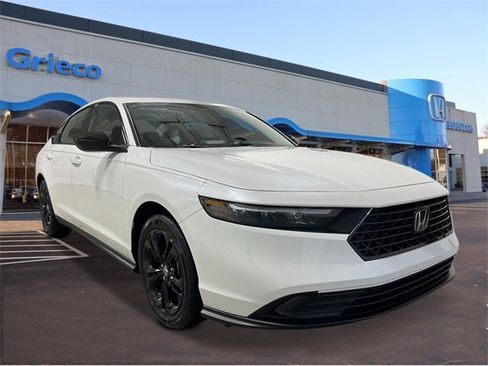 New 2025 Honda Accord SE image 8