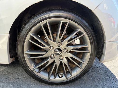 Used 2013 Hyundai Veloster RE:MIX Edition FWD image 36