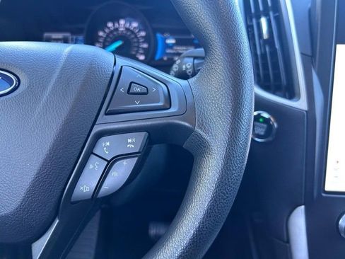 Used 2023 Ford Edge SE image 12