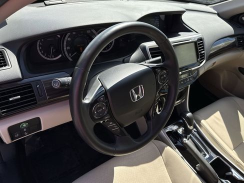 Used 2016 Honda Accord EX-L image 16