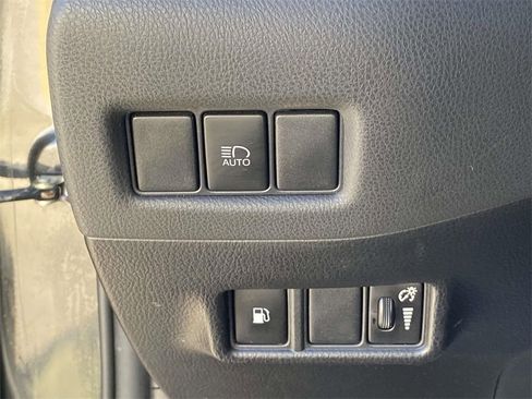 Used 2020 Toyota C-HR XLE image 27