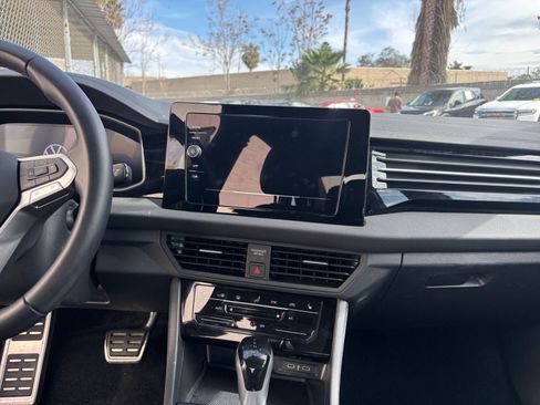 Used 2025 Volkswagen Jetta Sport image 17