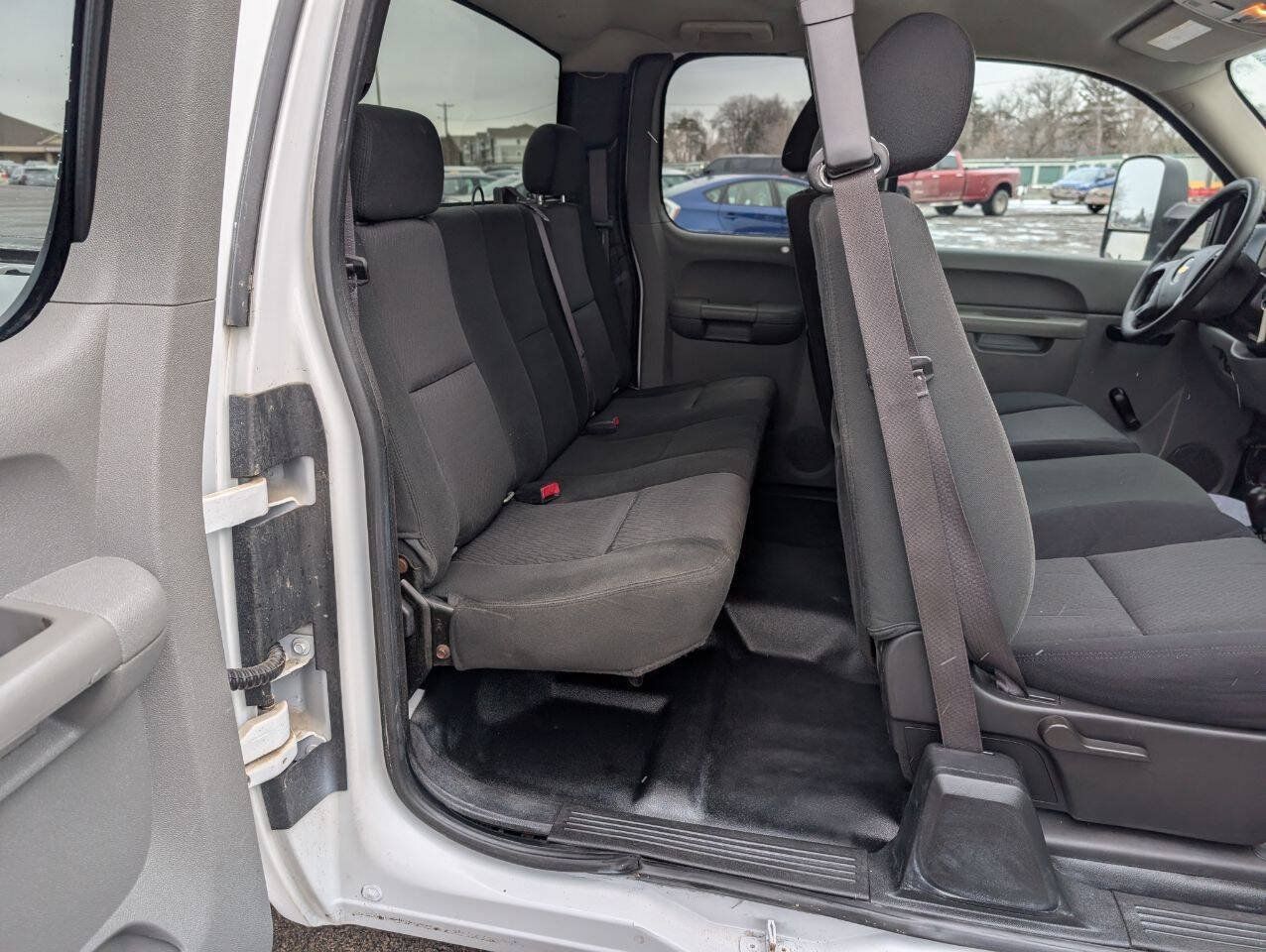 Used 2013 Chevrolet Silverado 2500 W/T w/ Snow Plow Prep Package AWD/4WD image 13