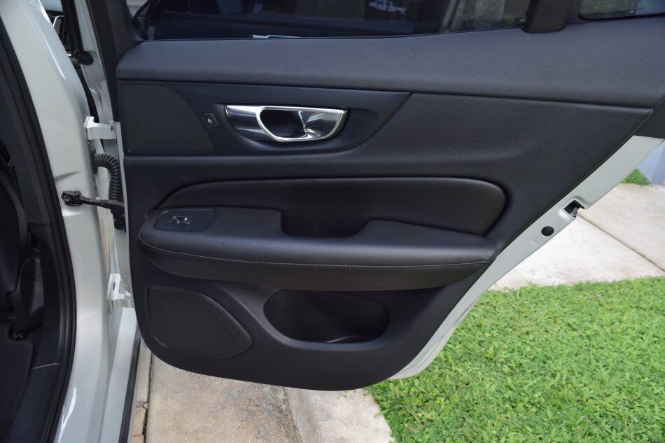 Used 2019 Volvo S60 T5 Momentum w/ Multimedia Package FWD image 73