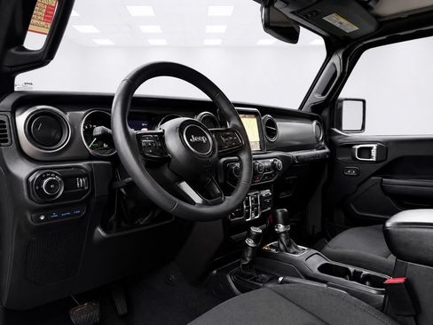 Used 2023 Jeep Wrangler Unlimited w/ Cold Weather Group AWD/4WD image 15