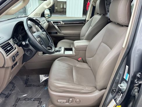 Used 2017 Lexus GX 460 w/ Navigation Package AWD/4WD image 10