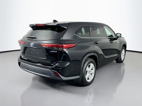 Used 2020 Toyota Highlander LE AWD/4WD image 7