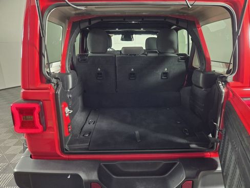 Certified 2025 Jeep Wrangler Sahara image 28