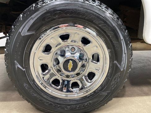Used 2014 Chevrolet Silverado 3500 W/T image 39