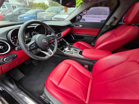 Used 2021 Alfa Romeo Giulia Ti w/ Nero Edizione image 20