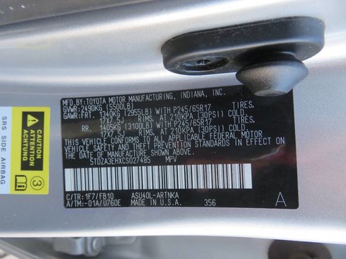 Used 2012 Toyota Highlander Base 4dr SUV (2.7L l4) image 37