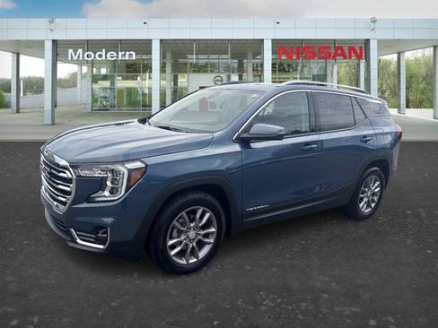 Used 2024 GMC Terrain SLT FWD image 1