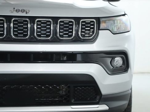 Used 2025 Jeep Compass Limited AWD/4WD image 7