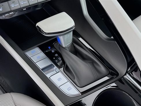 New 2026 Hyundai Elantra Limited FWD image 19