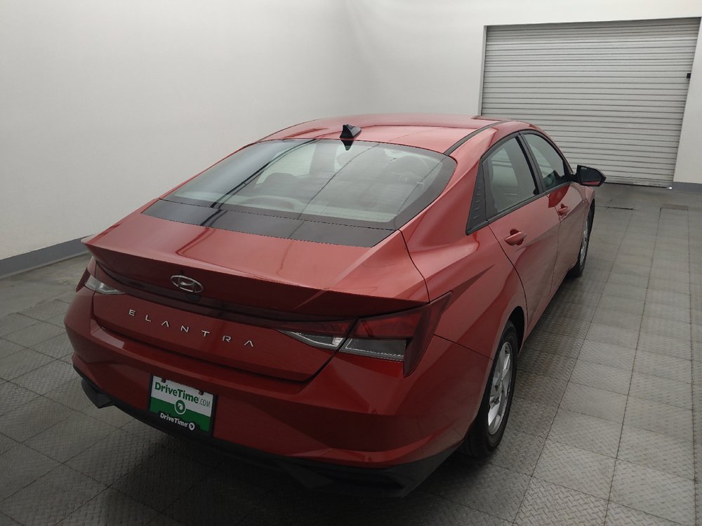 Used 2021 Hyundai Elantra SE FWD image 7
