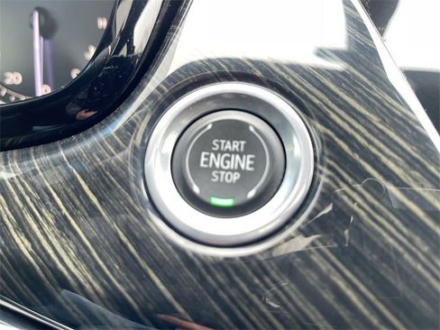 Used 2021 Cadillac XT6 Premium Luxury image 16