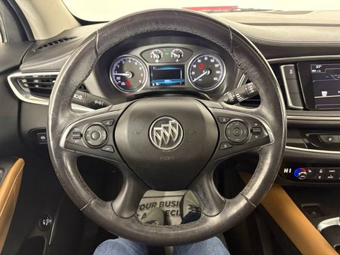 Used 2018 Buick Enclave Essence image 18