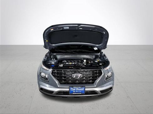 Used 2024 Hyundai Venue SE FWD image 21