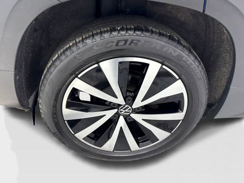 Used 2022 Volkswagen Taos SE w/ Panoramic Sunroof Package AWD/4WD image 85