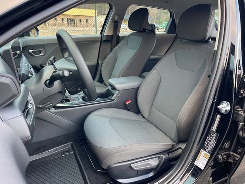 Used 2025 Kia K4 LX image 18