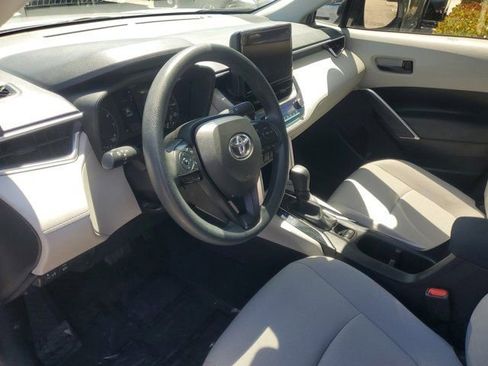 Used 2023 Toyota Corolla Cross L image 16