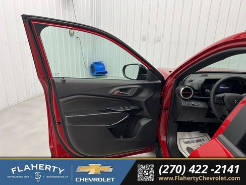 New 2026 Chevrolet Trax RS w/ Driver Confidence Package image 8