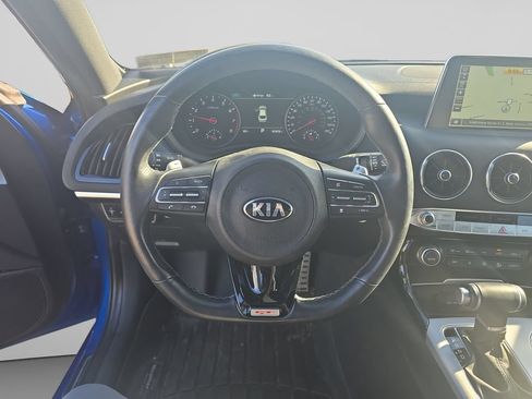 Used 2018 Kia Stinger GT1 AWD/4WD image 4