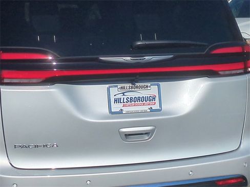 New 2026 Chrysler Pacifica Select image 22