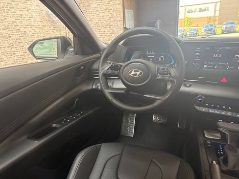 New 2026 Hyundai Elantra SEL Sport FWD image 17