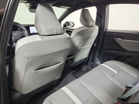Used 2026 Toyota Camry SE FWD image 11
