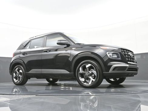 Certified 2026 Hyundai Venue SEL FWD image 43