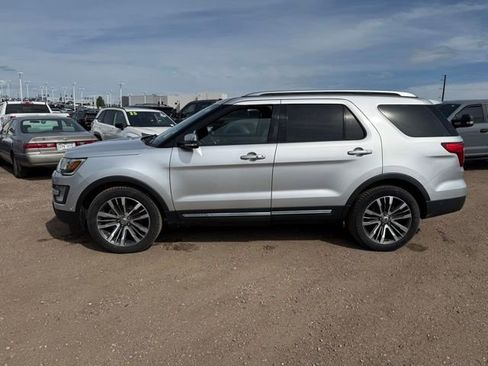 Used 2017 Ford Explorer Platinum AWD/4WD image 2