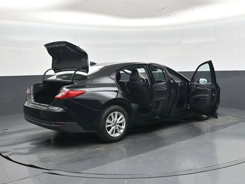 Used 2025 Toyota Camry LE image 46