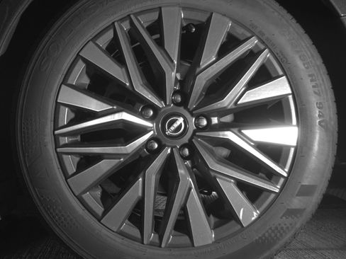 Used 2024 Nissan Altima 2.5 SV image 14