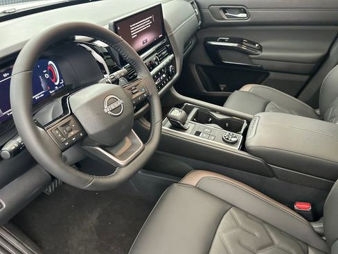 New 2026 Nissan Pathfinder Platinum w/ Cargo Package image 9