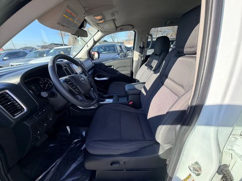 Used 2023 Nissan Frontier SV image 10