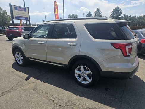Used 2017 Ford Explorer XLT w/ Equipment Group 202A AWD/4WD image 14