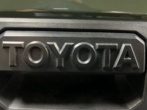 Used 2022 Toyota Tacoma TRD Sport w/ TRD Premium Sport Package AWD/4WD image 30