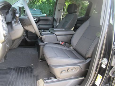 Used 2022 Chevrolet Silverado 1500 Custom AWD/4WD image 18