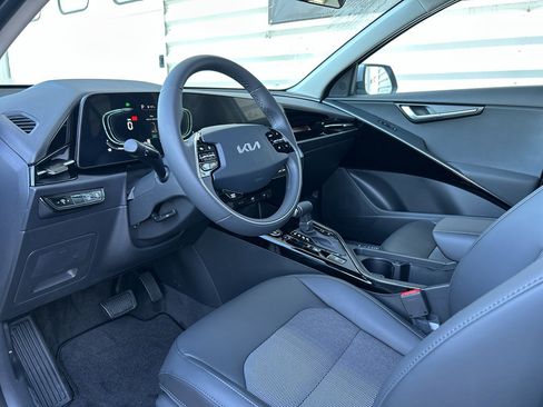 New 2025 Kia Niro EX image 10