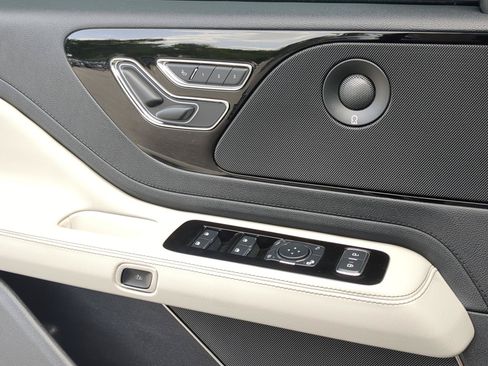 New 2026 Lincoln Aviator Reserve w/ Illumination Package RWD image 11