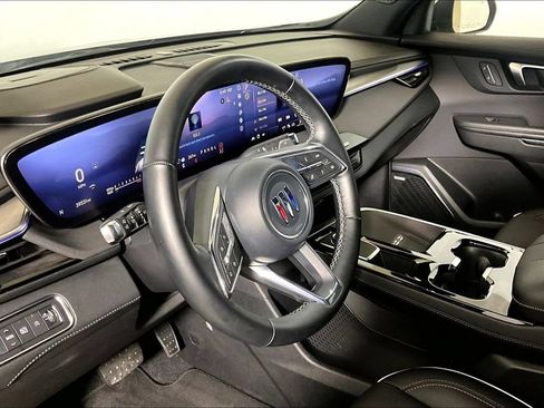 Used 2025 Buick Enclave Preferred FWD image 10