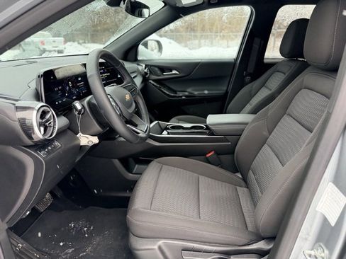 Used 2025 Chevrolet Equinox LT image 6