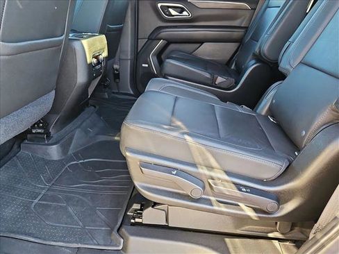 Used 2021 Chevrolet Tahoe Z71 w/ Z71 Off-Road Package image 17